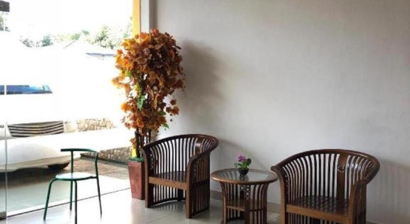 Hotel Kaisar Tarakan Extérieur photo