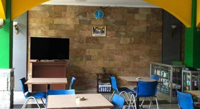 Hotel Kaisar Tarakan Extérieur photo
